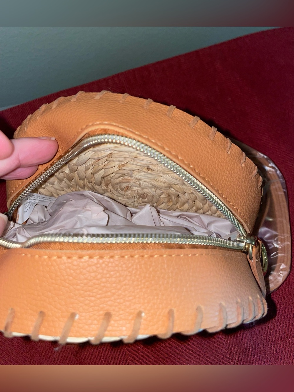 Bath & Body Works Round Straw Shoulder/Crossbody/Cosmetics Bag NWT - Picture 3 of 4